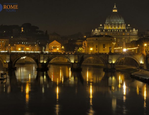 unconventionalrometours-TIBER-CRUISE-AND-ROMAN-DINNER-ON-BOARD2-min